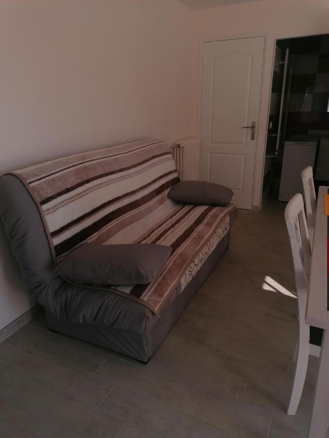La Basse-Cour Apartment Vic-sur-Cere Exterior photo